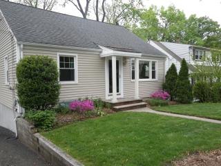 18 Barker Ave, Paterson, NJ 07506-1026