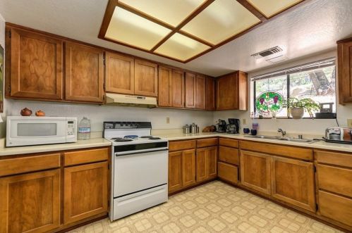 16609 Patricia Way, Grass Valley CA  95949-7304 exterior