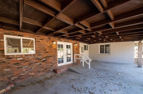 157 Sycamore Ave, Rialto CA  92376-5945 exterior