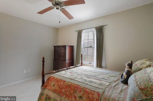 5550 Wide Oak Ct, Woodbridge VA  22192-6036 exterior