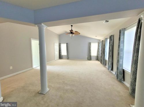 16399 Kramer Estate Dr, Woodbridge VA  22191-6003 exterior