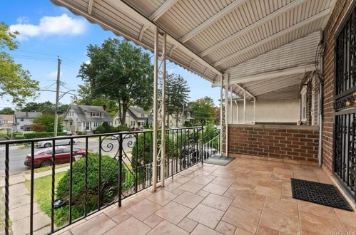 4043 Dyre Ave, Bronx, NY 10466-2509