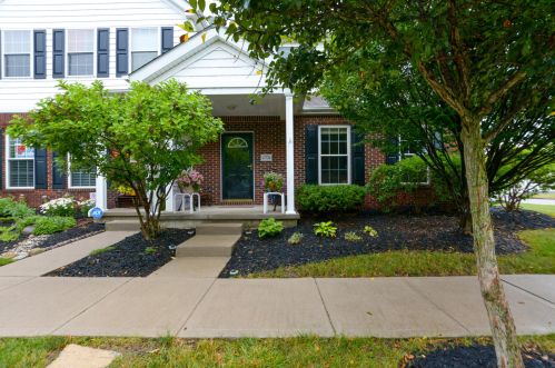 4704 Trumhall Dr, Darbydale OH  43123-8127 exterior