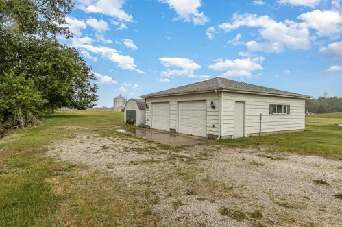 473 475, Valpo IN  46385-9238 exterior