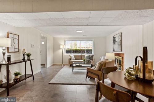 5637 Bellington Ave, Springfield VA  22151-2702 exterior