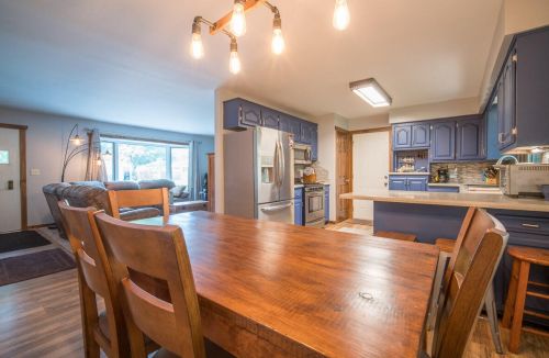 246 Green Valley Pl, West Bend WI  53095-4924 exterior