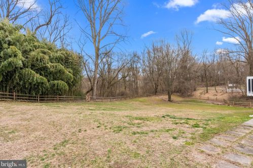 176 Sunset View Dr, Glen Mills PA  19342-1274 exterior