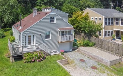 9 Albatross Dr, South Kingstown, RI 02874-2724