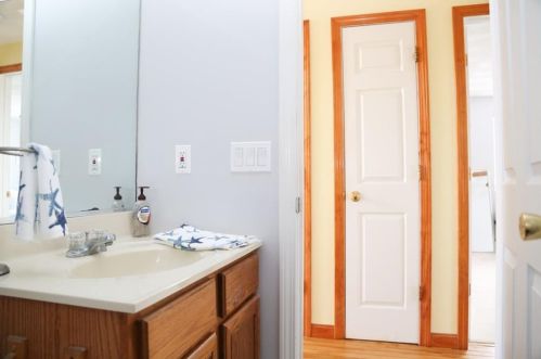 853 Boston Neck Rd, South Kingstown RI  02882-2904 exterior