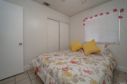 785 Award Dr, Colton CA 92324-2675 exterior