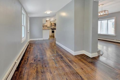 1300 Spindle Hill Rd, Waterbury CT  06716-1223 exterior