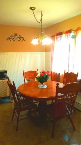 26 Hampton Ct, Middletown, NY 10941-1610