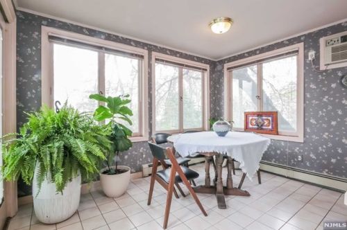 960 Lincoln Pl, Teaneck NJ  07666-2608 exterior