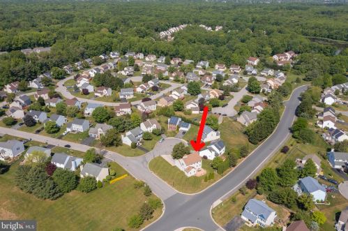 1 Glacier Ct, Bear DE  19701-1779 exterior