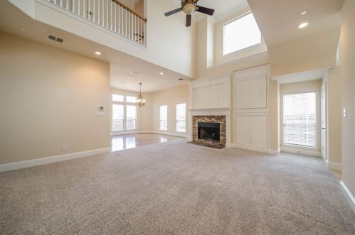 8125 Cherry Laurel Ln, Irving TX  75063-4214 exterior