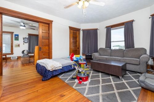 357 Chestnut St, New Britain CT 06051-2322 exterior