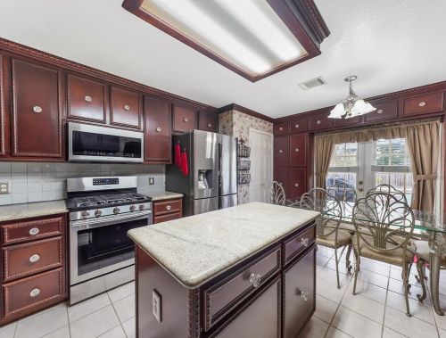 416 Spencer Lndg Ln, Morgans Point TX  77571-9147 exterior