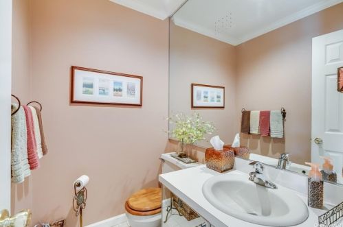 74 Stonehurst Ln, Huntington Station NY 11746-7935 exterior