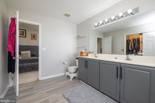 6 Chapman Ln, Bear DE  19701-6364 exterior