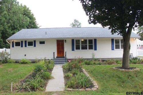 3 Flower Ct, North Greenbush, NY 12198-8105