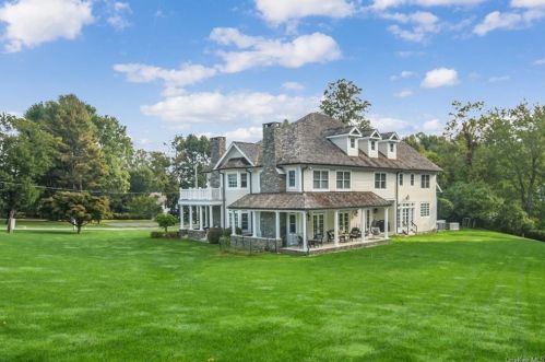 12 Bradley Farms, Chappaqua, NY 10514-1426