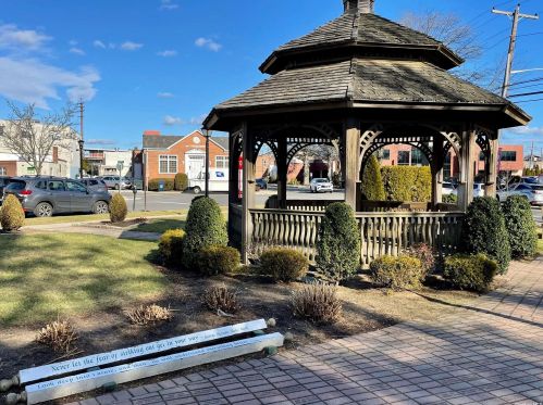 53 Webster St, Floral Park NY  11001-3609 exterior