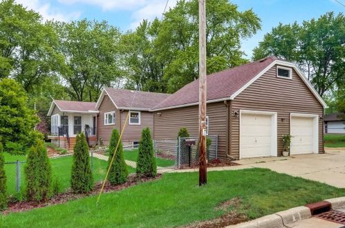 456 Andrews St, Mukwonago WI  53149-1504 exterior