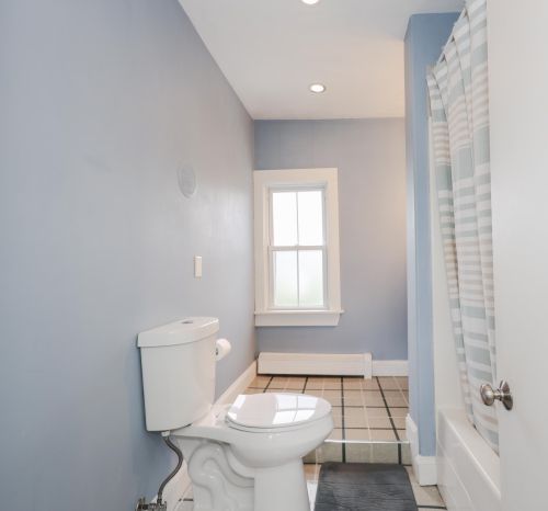 5 Gerry Ave, Newmarket NH  03857-1901 exterior