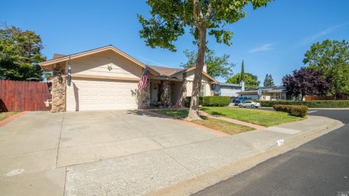 754 Tulare, Vacaville CA  95687-6250 exterior