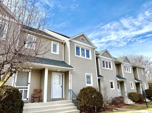 79 Oak Ridge Dr, Windsor Locks, CT 06096-2667
