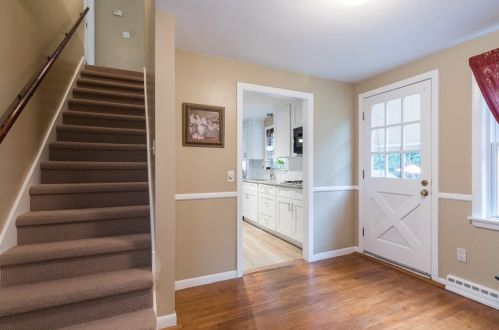 135 Brookside Dr, North Kingstown RI  02852-2005 exterior