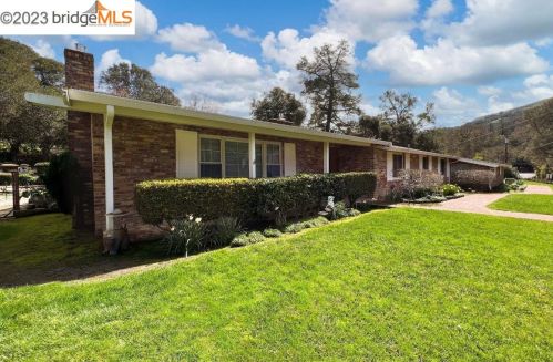 24 Miner Rd, Orinda, CA 94563-1746