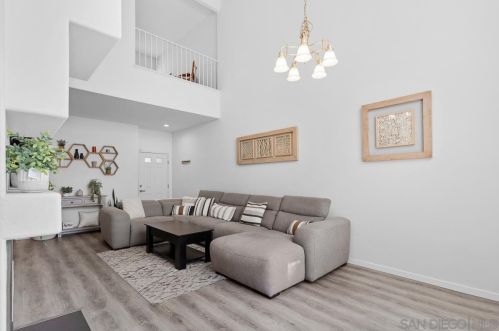 13503 Jadestone Way, San Diego CA 92130-2819 exterior