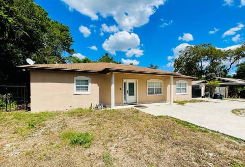 1417 Bear Lake Rd, Apopka, FL 32703-6706