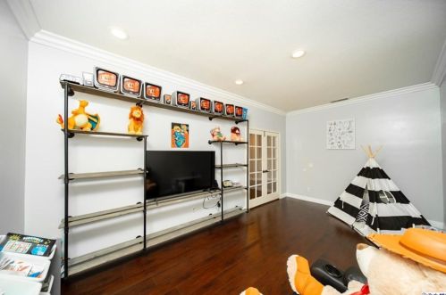 721 Cinnabar Pl, Simi Valley CA 93065-7200 exterior