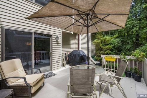 43 Bentley Dr, Franklin Lakes NJ  07417-1941 exterior