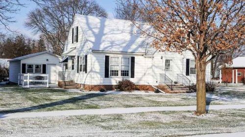 208 School St, Saint Ansgar, IA 50472-9574