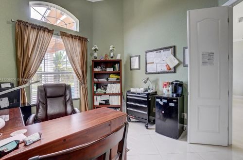 160 Saratoga Ave, Fort Pierce FL  34953-5974 exterior