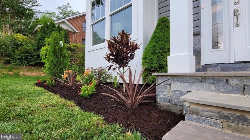 6912 Westlawn Dr, Falls Church VA  22042-2653 exterior