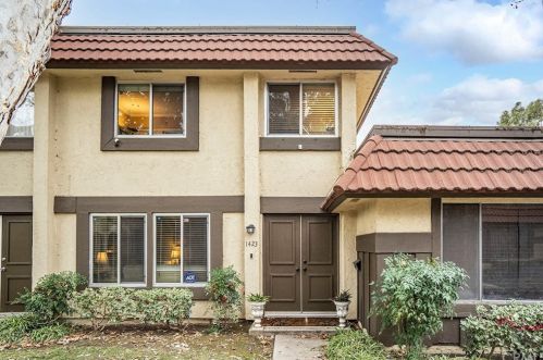 1423 Stoneyhaven Ln, Anaheim, CA 92801-1329