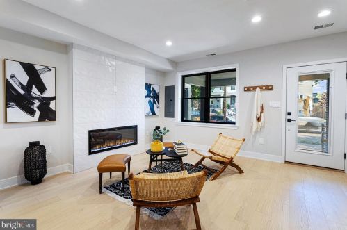 1733 Independence Ave, Washington DC  20003-1637 exterior