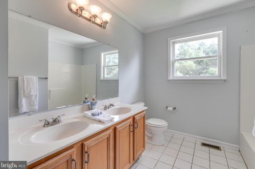 3819 Vincent Dr, Collegeville PA  19426-3058 exterior