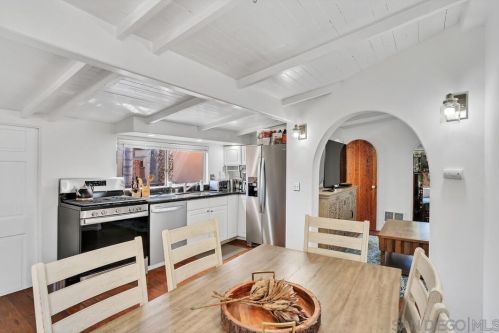 232 Rios Ave, Solana Beach CA  92075-1240 exterior