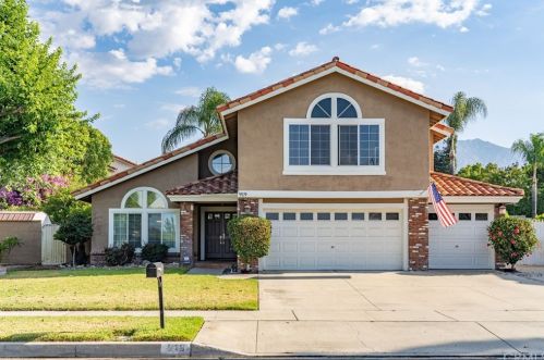 919 14th St, Upland, CA 91786-2718
