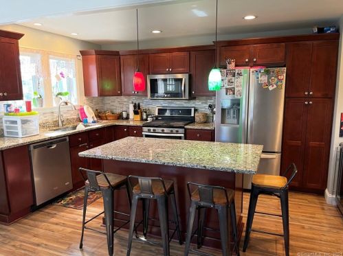 3 Griswold Ct, United States Coast Guard Ac CT  06320-5209 exterior