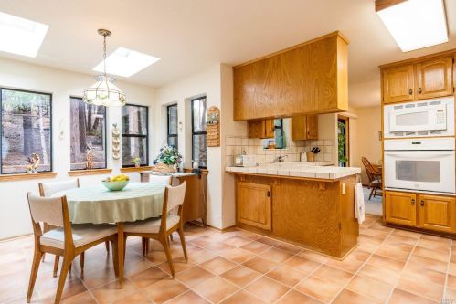 27421 Ridge Rd, Willits CA  95490-8985 exterior