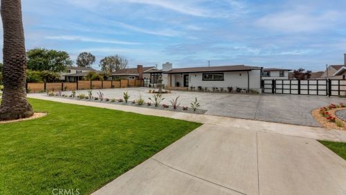 3841 Pacific Ave, Long Beach CA  90807-3227 exterior