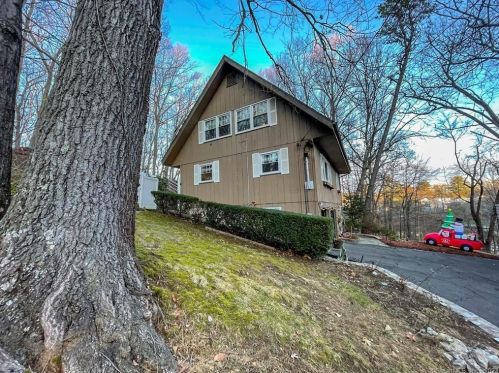 112 Ambler Rd, Bristol, CT 06010-3563