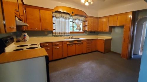 713 Long Ave, New Castle, PA 16101-4847