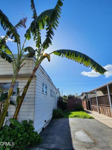 1210 Cacique St, Santa Barbara CA  93103-3501 exterior